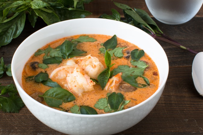 tom-yum-goong-or-spicy-thai-red-currycoconut-and-shrimp-soup-9644-2